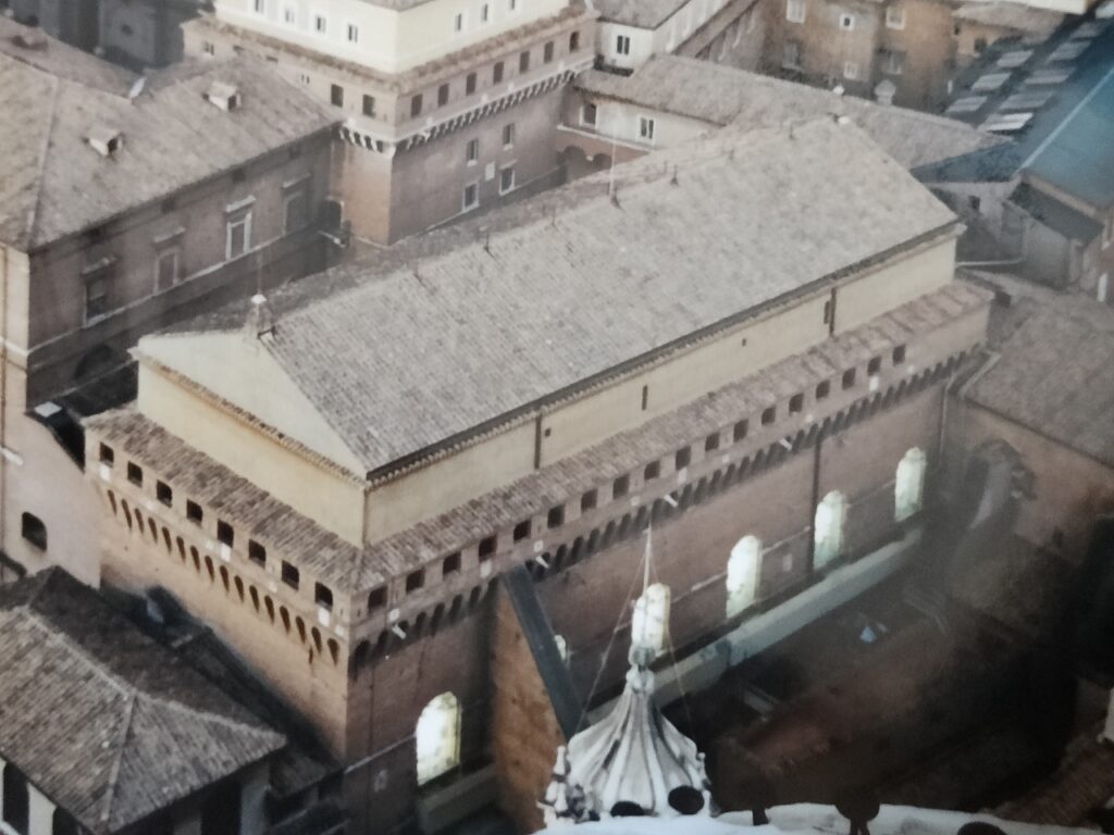 バチカン美術館にあるシスティーナ礼拝堂の外観、ルネサンス期のミケランジェロの天井画で有名